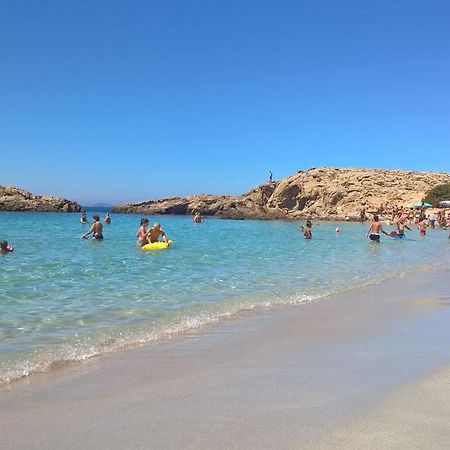 Casa Letizia Lägenhet Porto Pino Exteriör bild