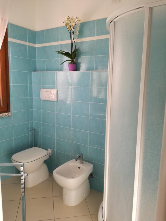 Casa Letizia Lägenhet Porto Pino Exteriör bild