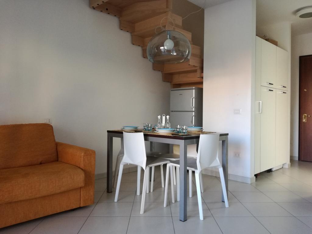 Casa Letizia Lägenhet Porto Pino Exteriör bild