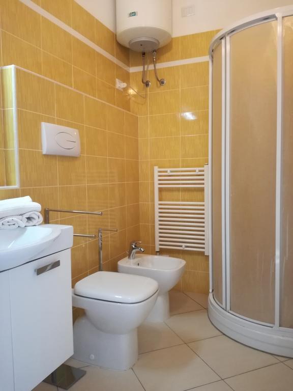 Casa Letizia Lägenhet Porto Pino Exteriör bild